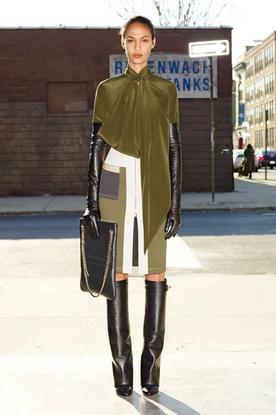 Look 15